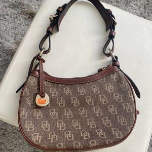 Dooney & Bourke Pouchette bag